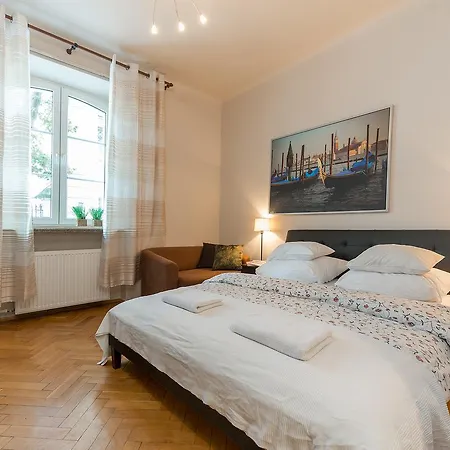Appartamento Old Town P&o Serviced