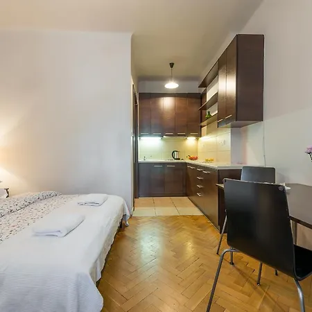 Old Town P&o Serviced Апартаменты *